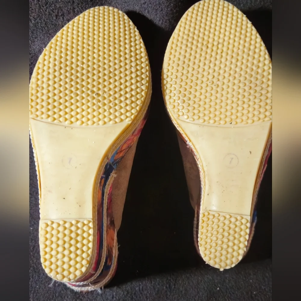 2 Lips Too -Too Tropic Tan/Taupe SuedeSandals with Multicolor Wedge Heel -Size 7